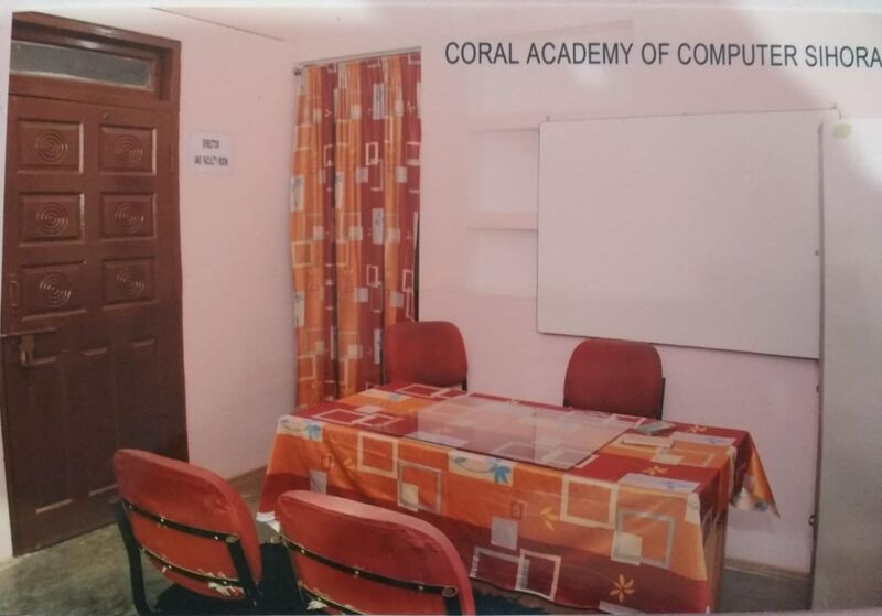 Whiteboard-equipped teaching room
